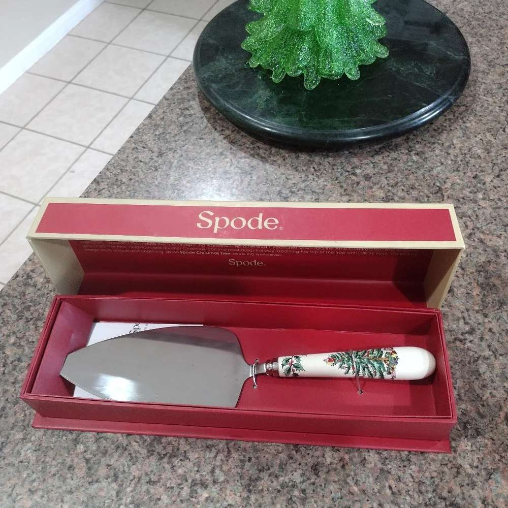 NWT Spode Christmas Tree Cake Slice